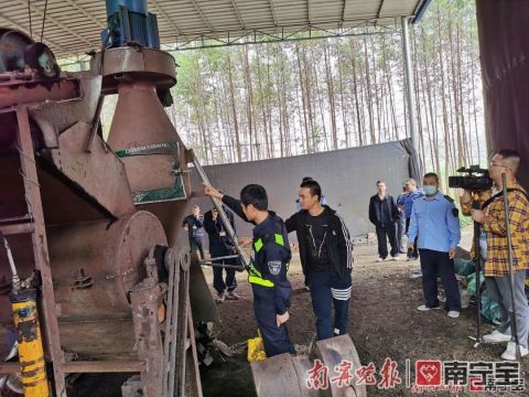 南寧一泥炭土加工廠廢料污染引爭(zhēng)議，執(zhí)法部門稱對(duì)作物與土壤無(wú)害